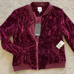 Kenzie NWT 🌺 Ruby crushed velvet bomber!